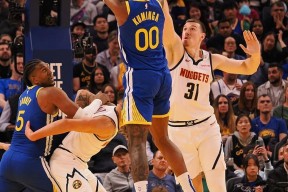 穆雷连续二十场比赛得分超过领先优势明显，勇士不断突破！的简单介绍