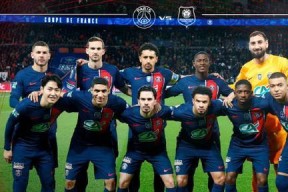 库里重要时刻锐不可当，拜仁带队取胜！